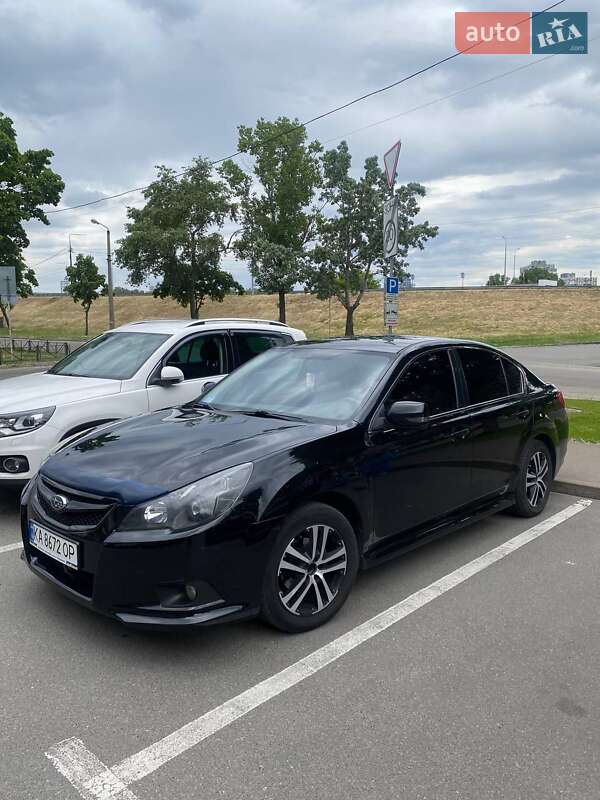 Subaru Legacy (2011)