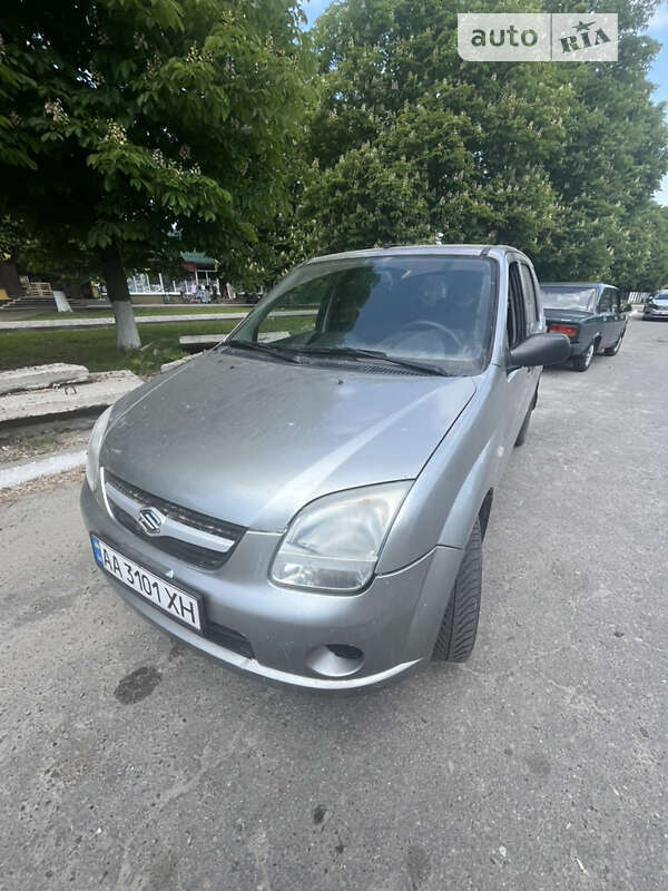 Suzuki Ignis (2003)