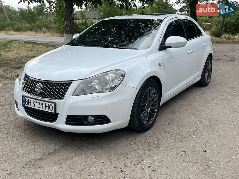 Suzuki Kizashi (2010)