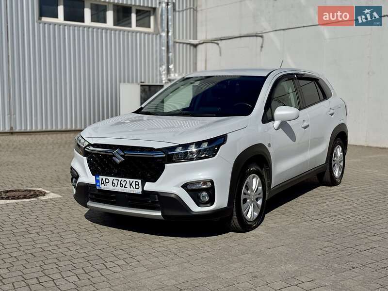 Suzuki S-cross (2023)