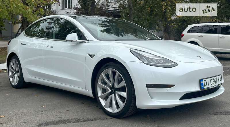 Tesla Model 3 (2019)