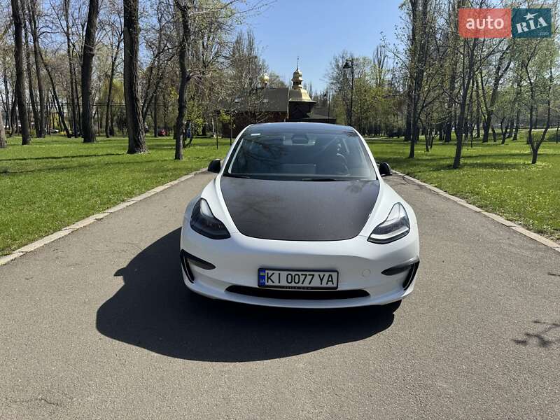 Tesla Model 3 (2021)