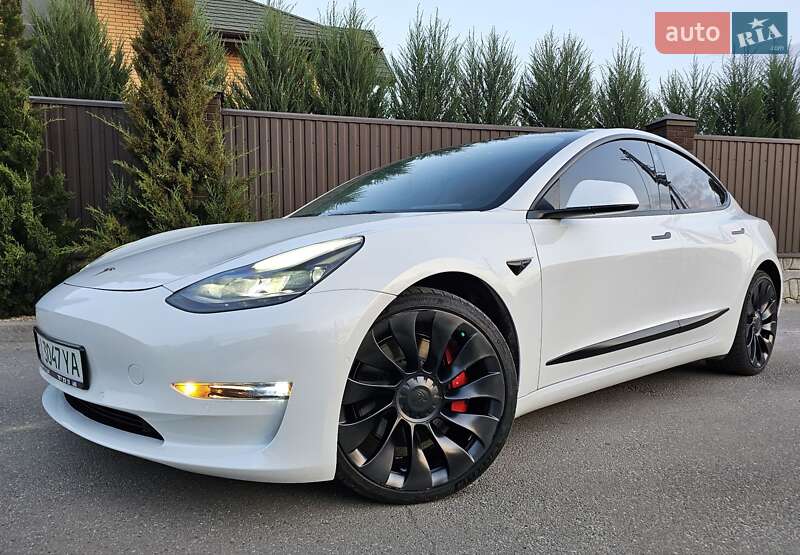 Tesla Model 3 (2022)