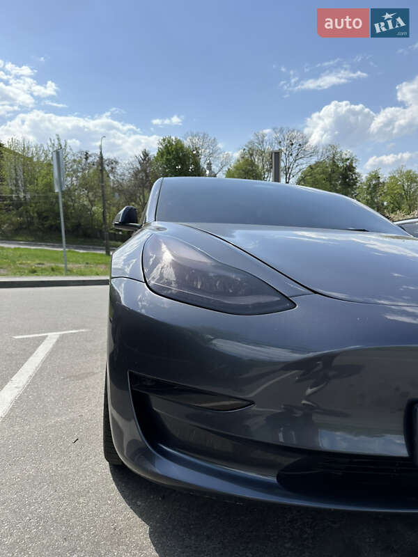 Tesla Model 3 (2022)