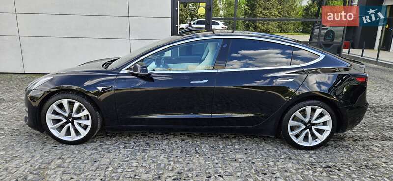 Tesla Model 3 (2018)