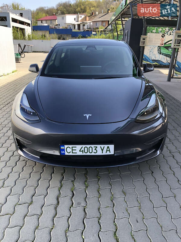 Tesla Model 3 (2022)