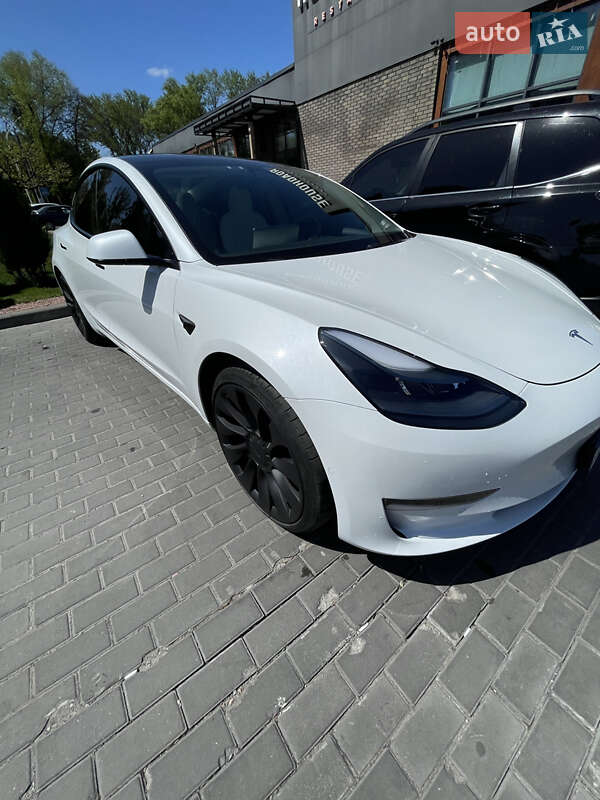 Tesla Model 3 (2021)