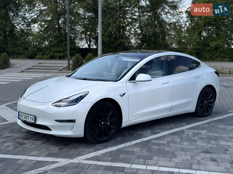 Tesla Model 3 (2019)