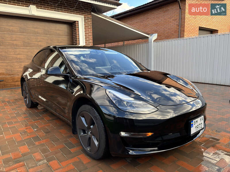 Tesla Model 3 (2022)