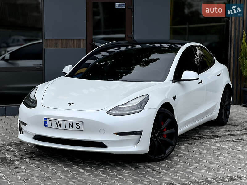Tesla Model 3 (2019)