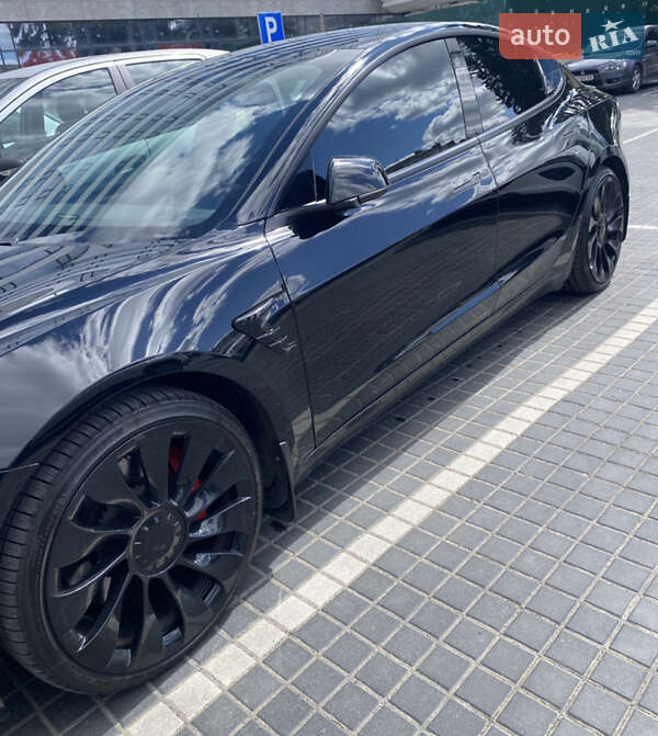 Tesla Model 3 (2021)