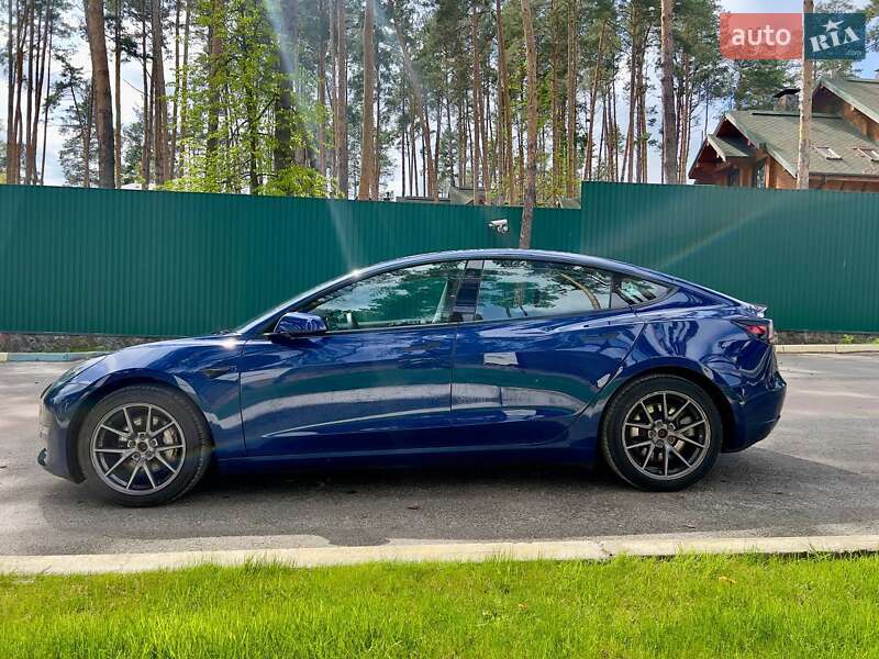 Tesla Model 3 (2020)