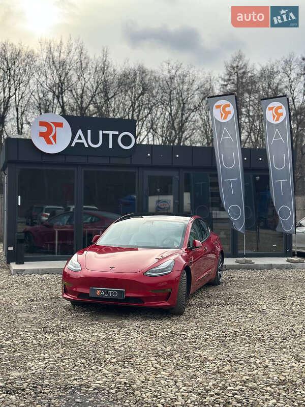 Tesla Model 3 (2020)