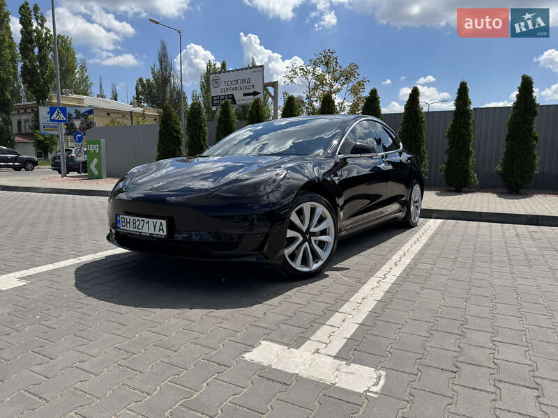 Tesla Model 3 (2018)