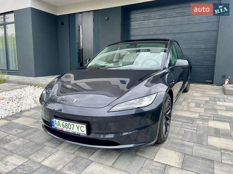 Tesla Model 3 (2024)