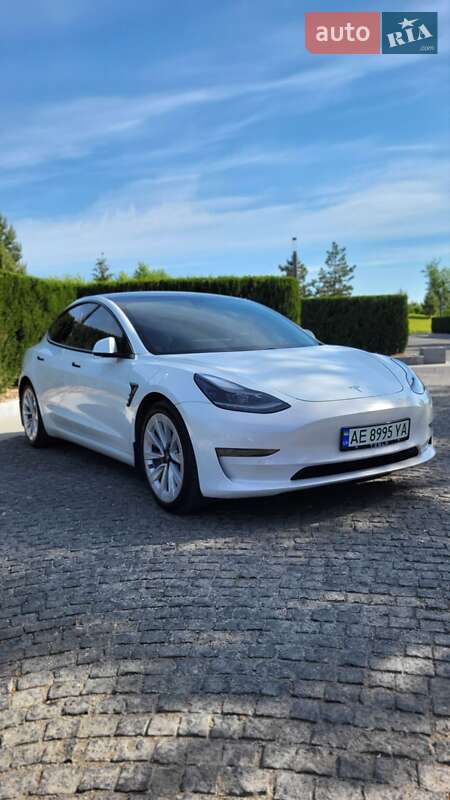 Tesla Model 3 (2021)