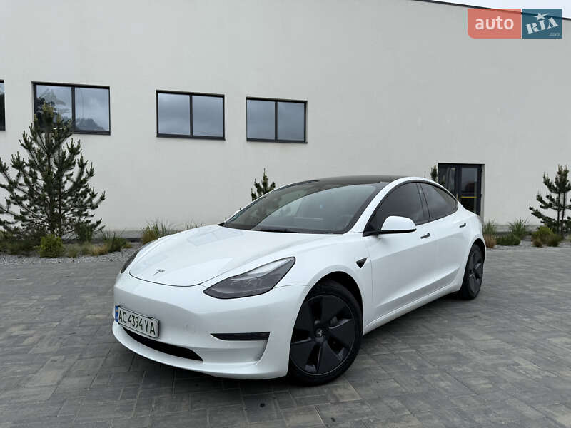 Tesla Model 3 (2021)