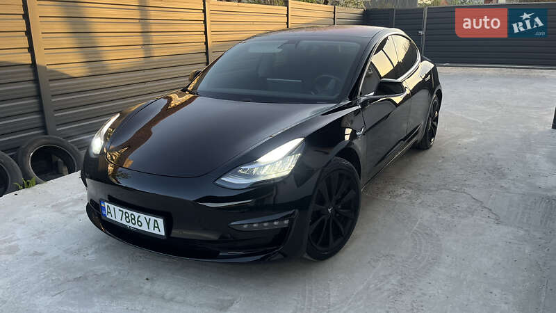 Tesla Model 3 (2018)