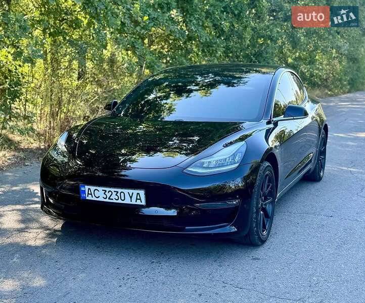 Tesla Model 3 (2018)