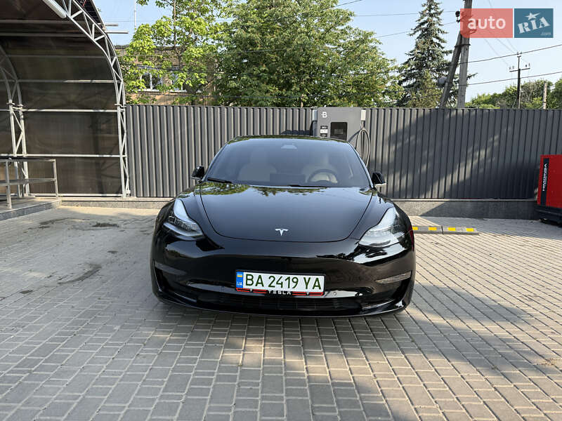 Tesla Model 3 (2020)