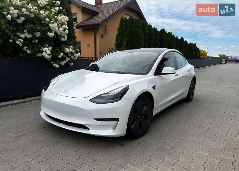 Tesla Model 3 (2021)