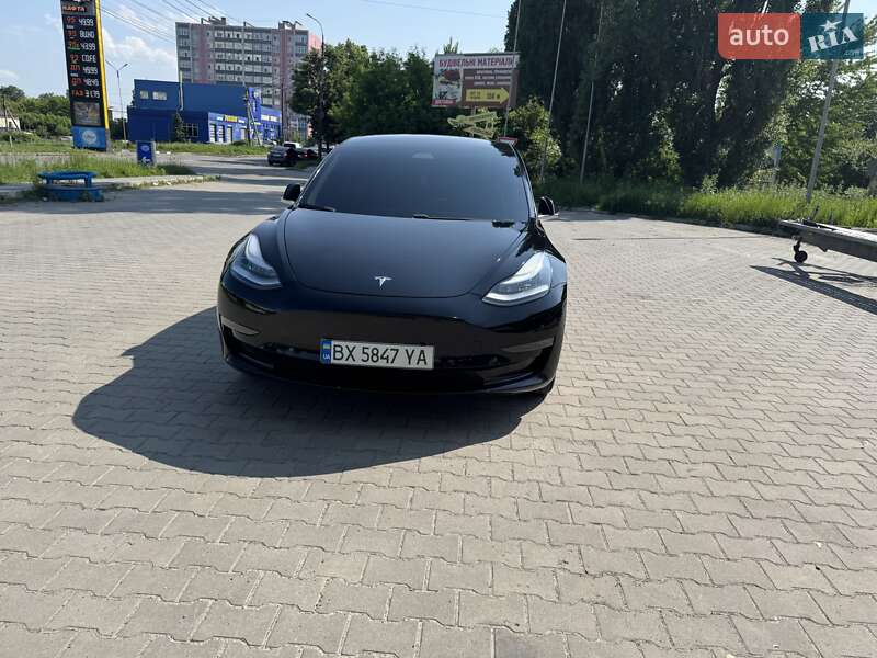 Tesla Model 3 (2018)