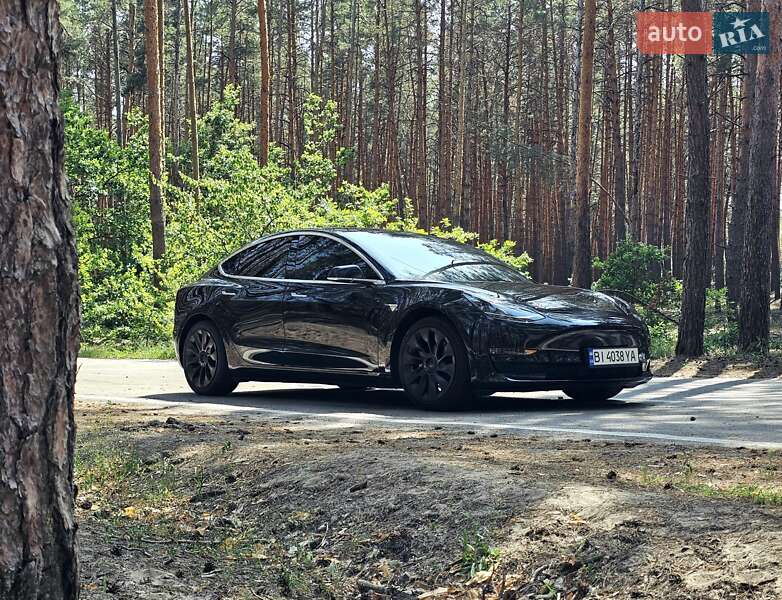 Tesla Model 3 (2018)