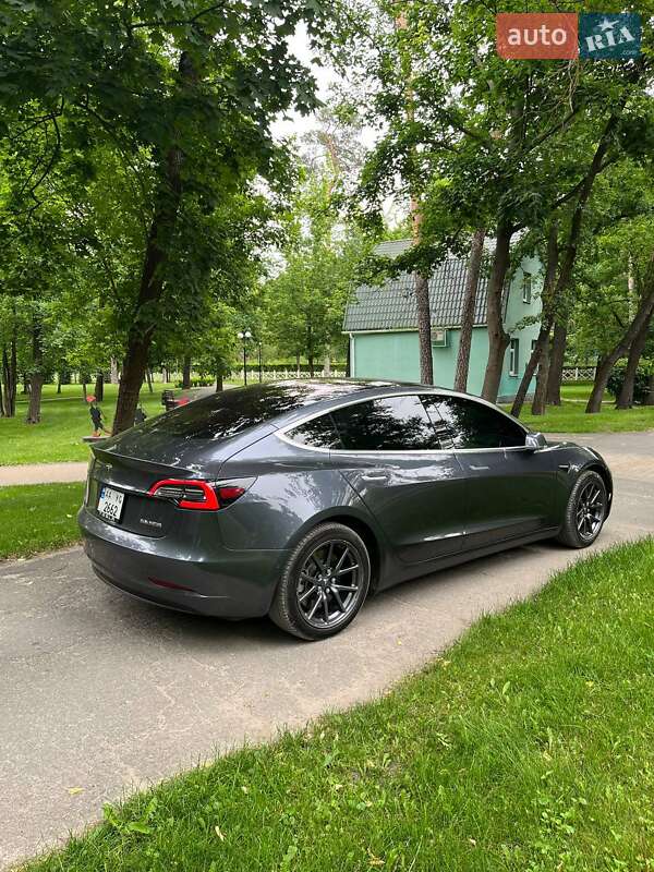 Tesla Model 3 (2018)