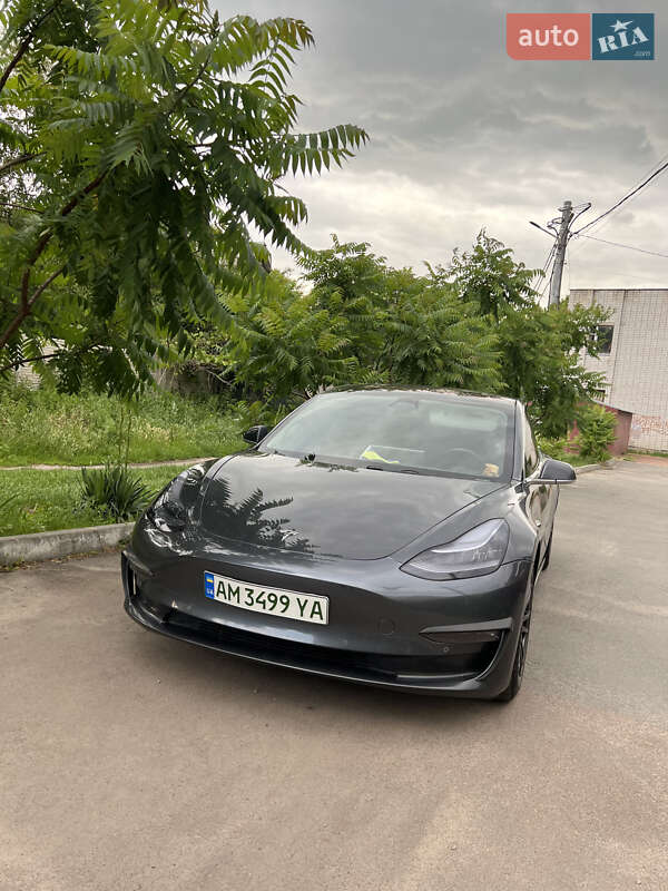Tesla Model 3 (2018)