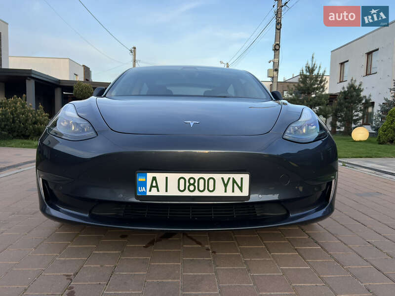 Tesla Model 3 (2022)