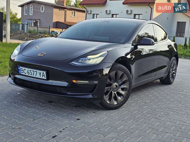 Tesla Model 3 (2019)