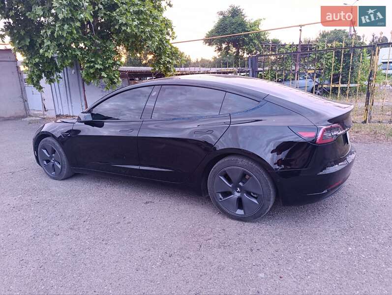 Tesla Model 3 (2022)