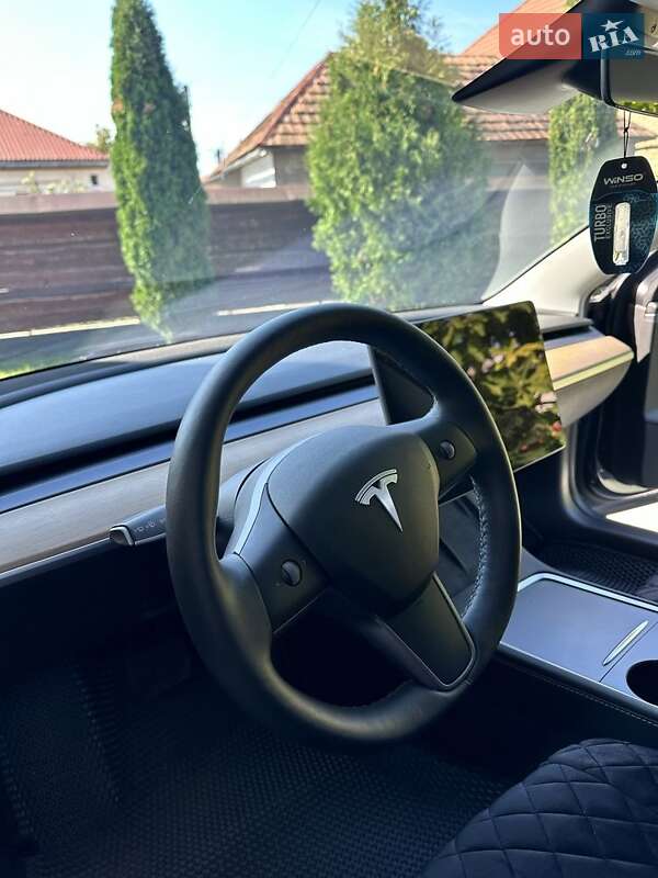 Tesla Model 3 (2022)