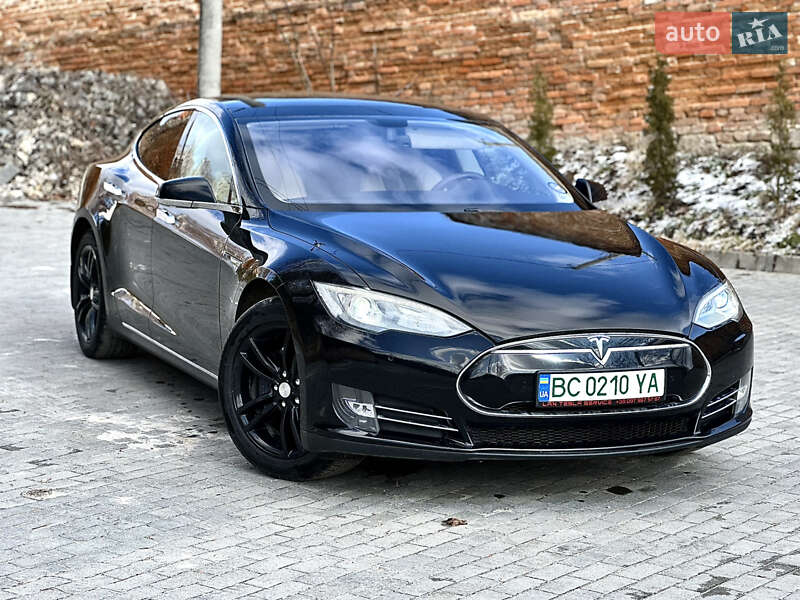 Tesla Model s (2014)