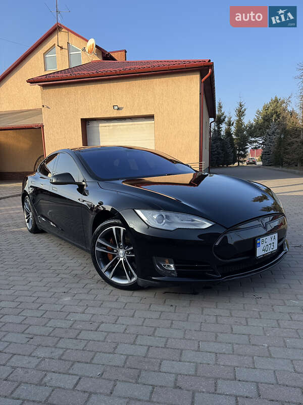 Tesla Model s (2013)