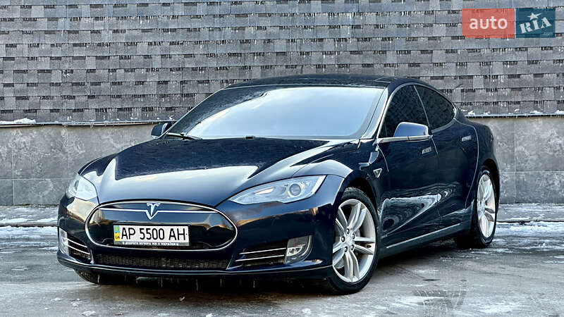 Tesla Model s (2014)
