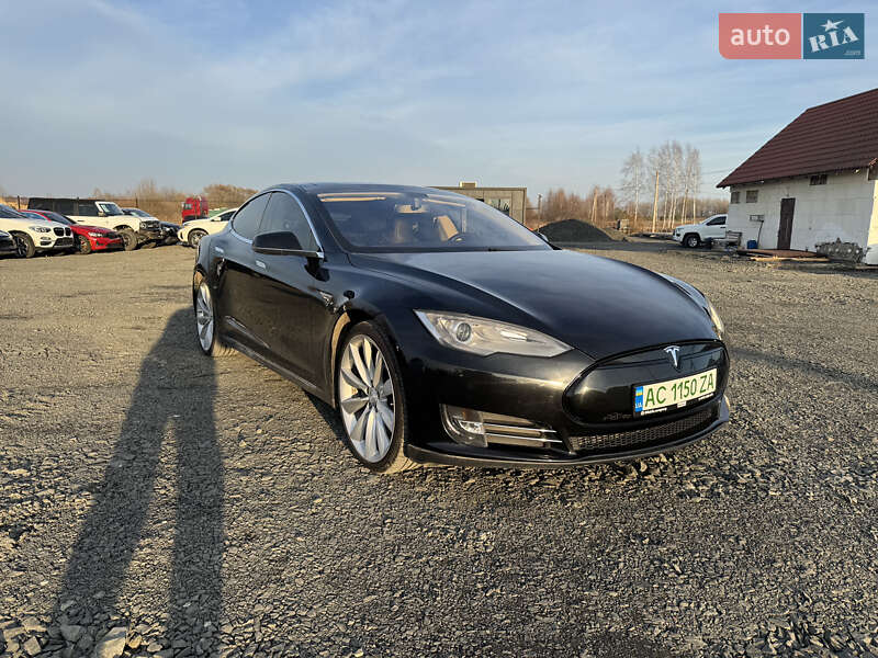 Tesla Model s (2013)