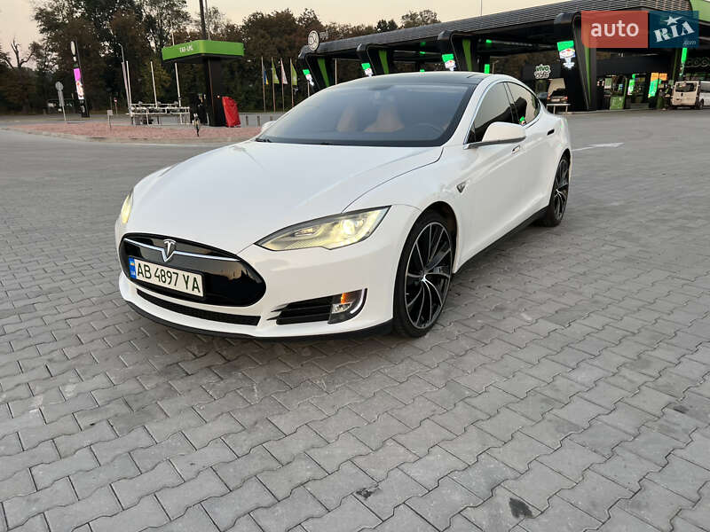 Tesla Model s (2012)