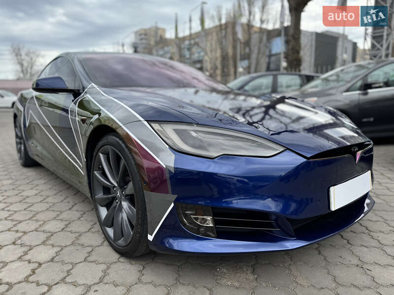 Tesla Model s (2017)