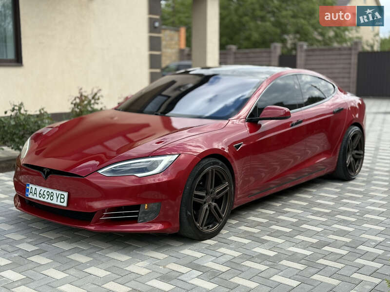 Tesla Model s (2016)
