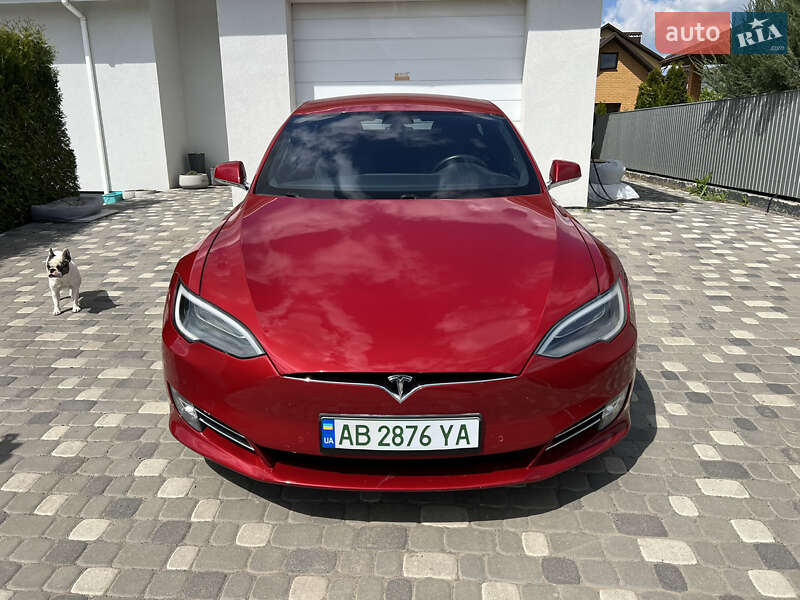Tesla Model s (2017)