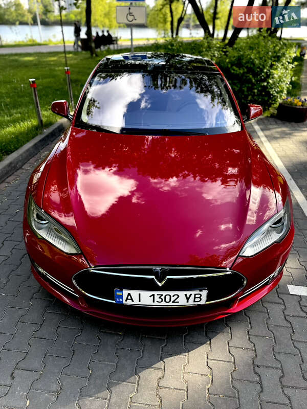 Tesla Model s (2014)