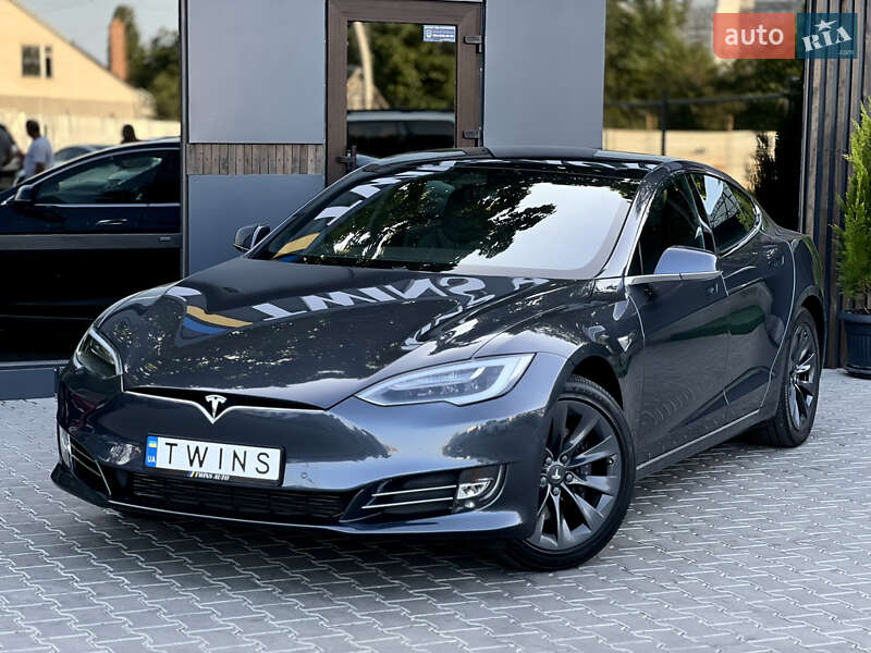 Tesla Model s (2018)
