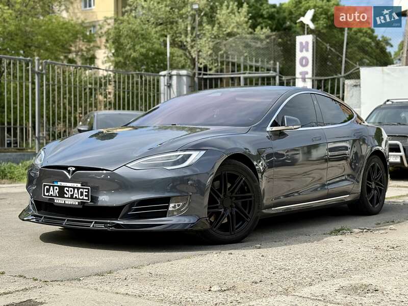 Tesla Model s (2019)