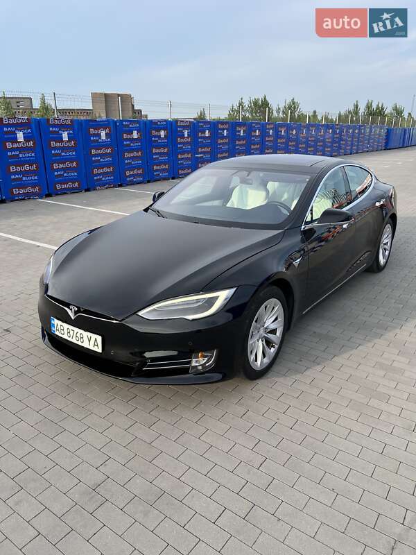 Tesla Model s (2018)