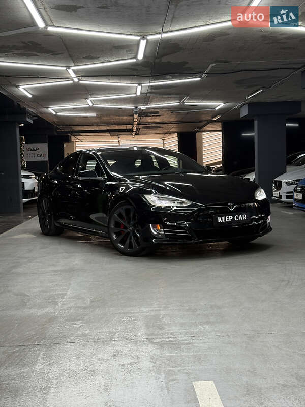 Tesla Model s (2018)