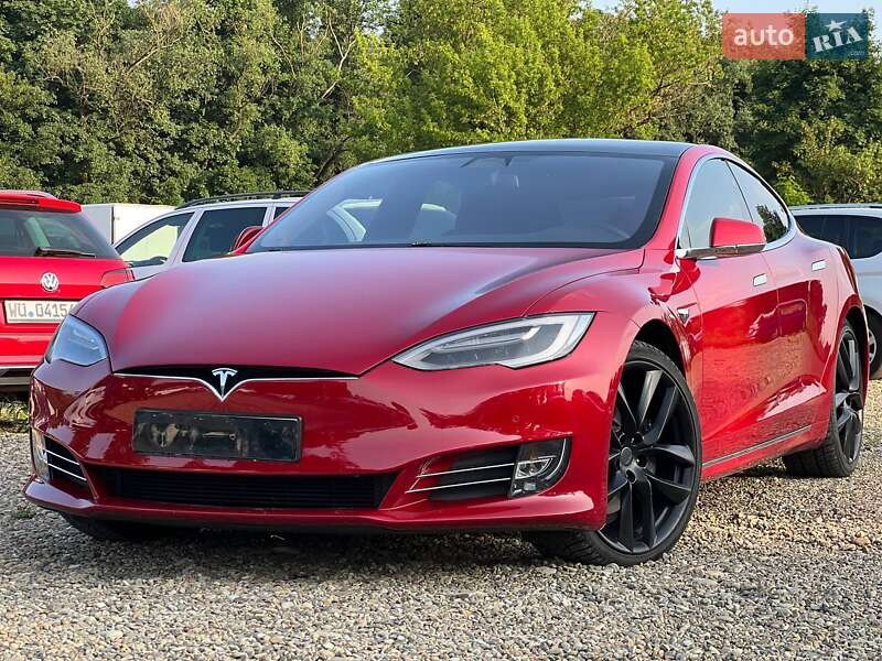 Tesla Model s (2019)