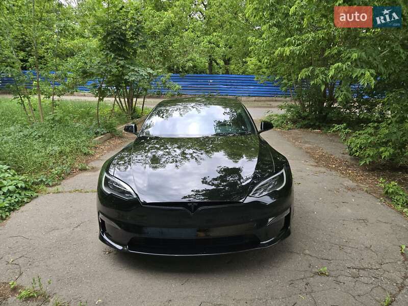 Tesla Model s (2023)