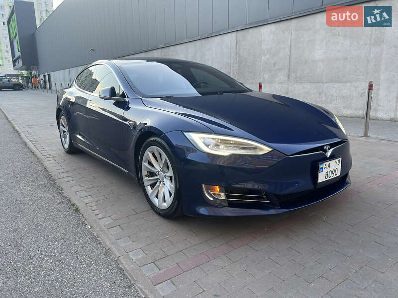 Tesla Model s (2017)