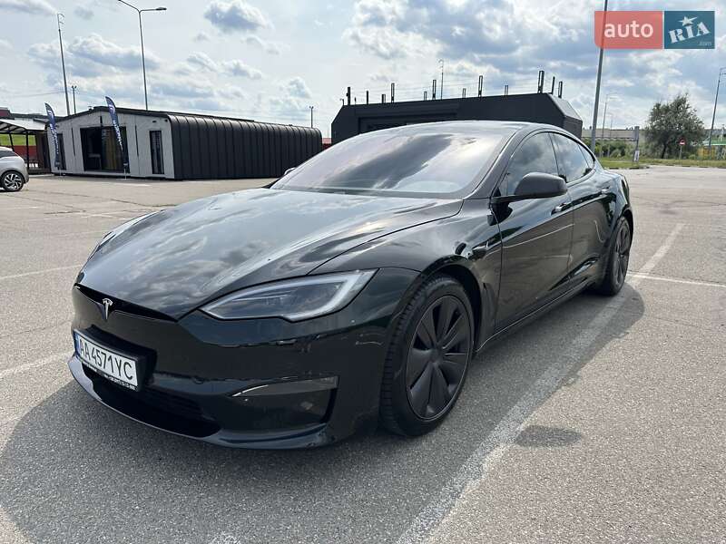 Tesla Model s (2021)